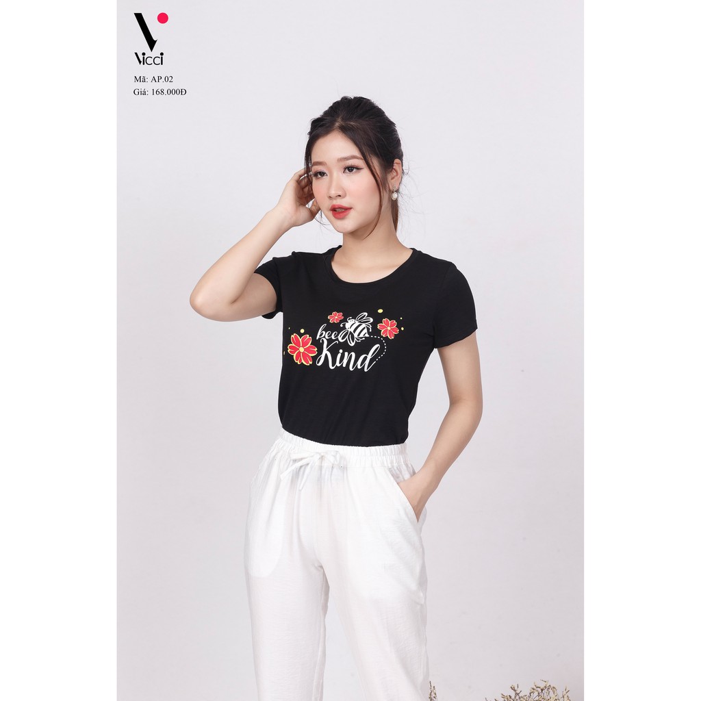 Áo phông nữ Vicci chất liệu cotton vân gỗ in chữ Bee Kind nhiều màu