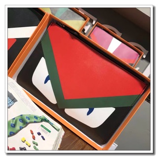 Clutch cầm tay fendi