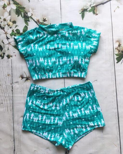 Bikini tay dài sọc ngang dễ thương