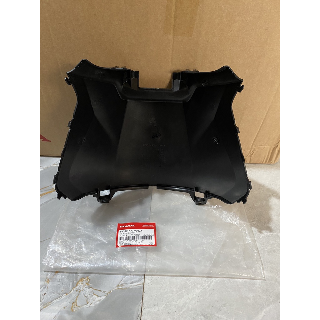 Ốp trung tâm - ốp dưới yến HONDA SH 125&150 năm 2016-2017-2019. 64312K77V00ZA