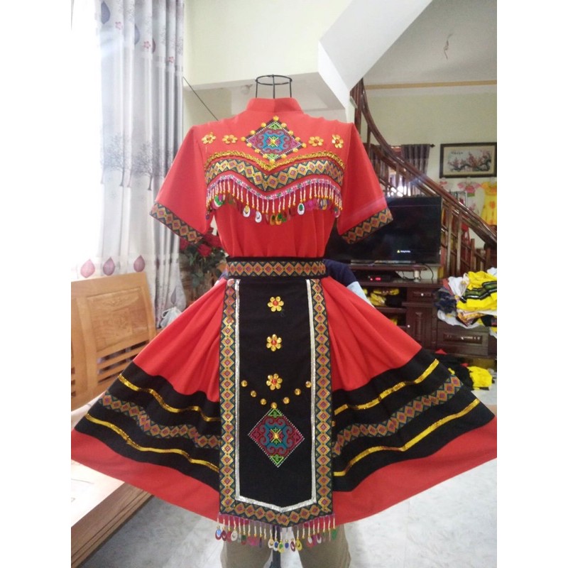 Bộ trang phục dân tộc người Mông đính cườm loại 1