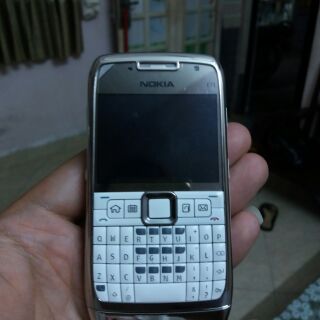 Nokia E71