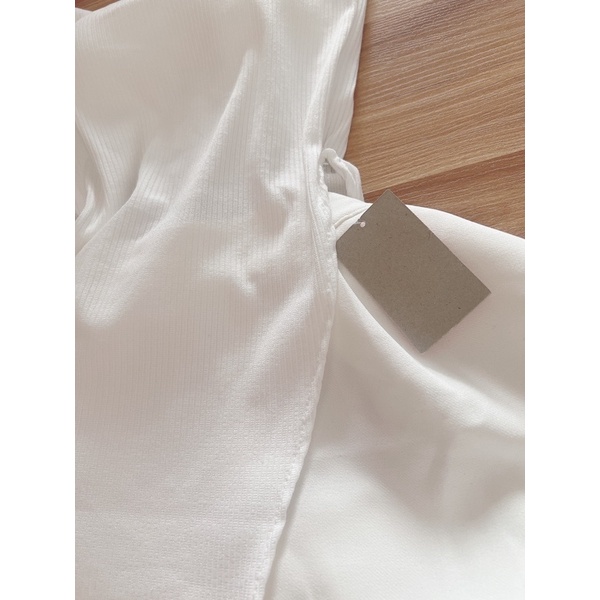 Set áo 2 dây vạt chéo xẻ tà và chân váy xếp ly tầng có túi siêu xịn