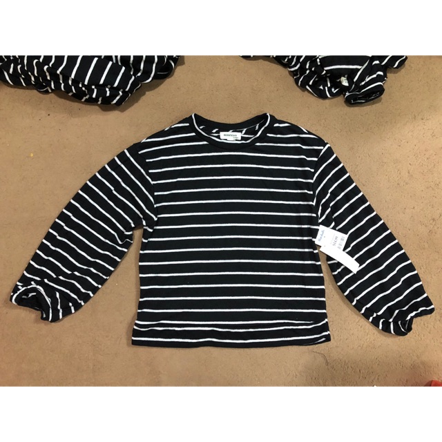 Áo len kẻ tay bồng nữ