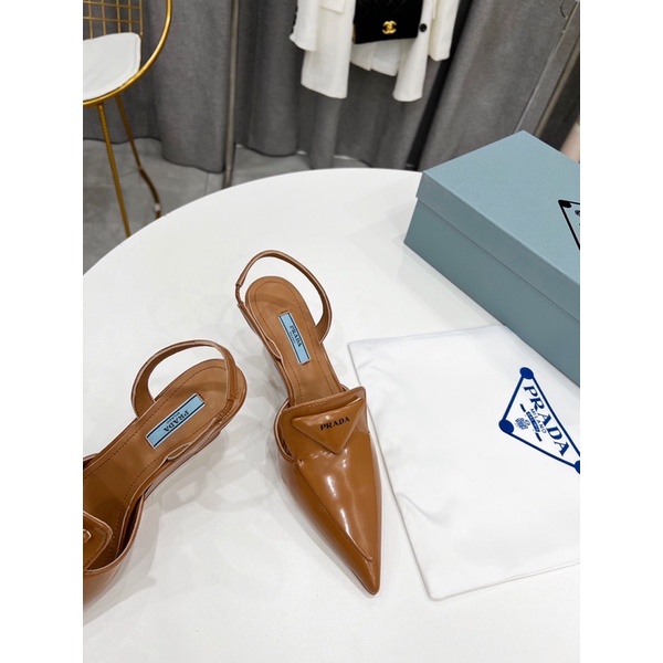 Giày cao gót 6.5cm hở gót mũi nhọn da thật có 5 màu thương hiệu Prada mẫu mới 2022 cao cấp