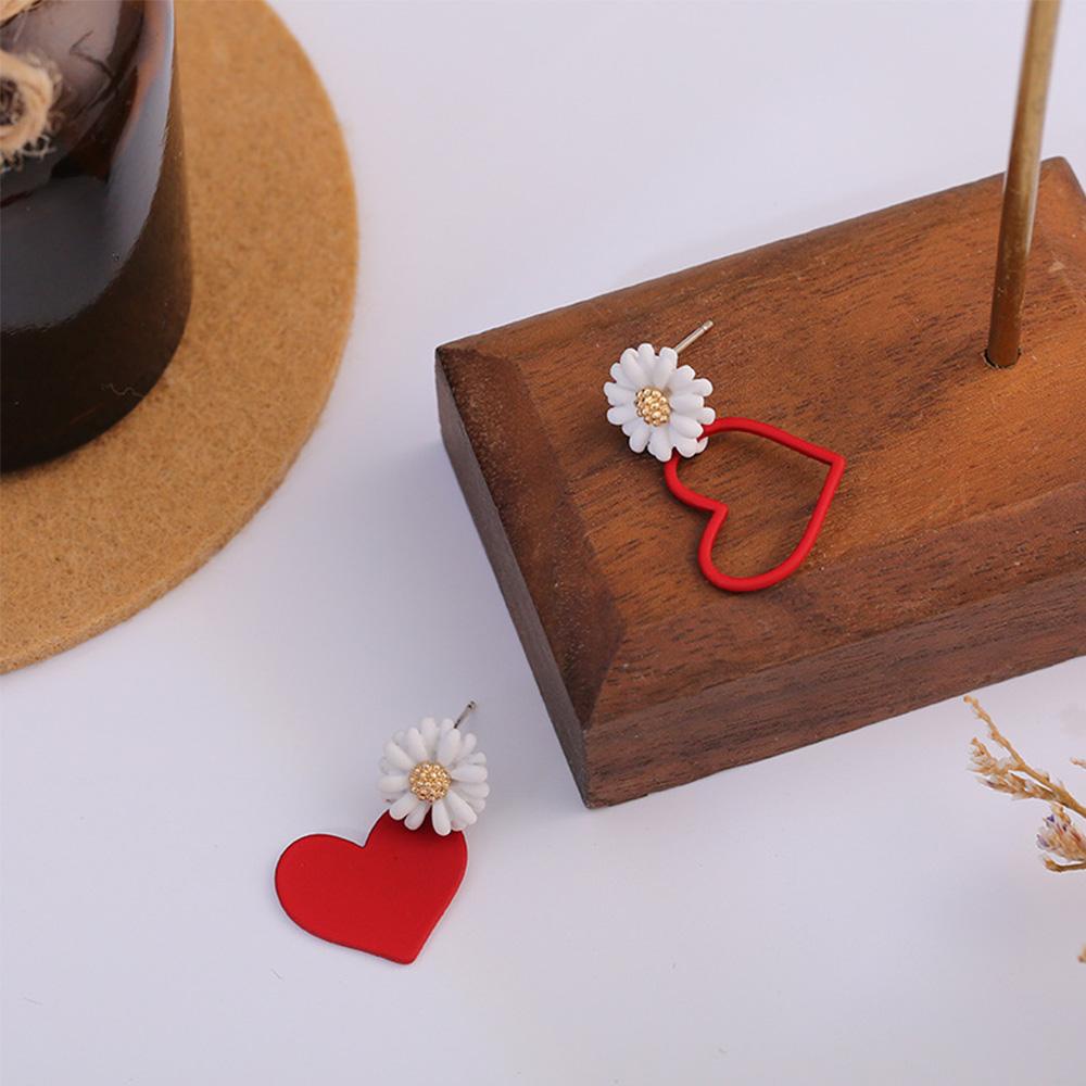 Bông Tai Hình Hoa Cúc Đỏ Thiết Kế Bất Đối Xứng Thời Trang