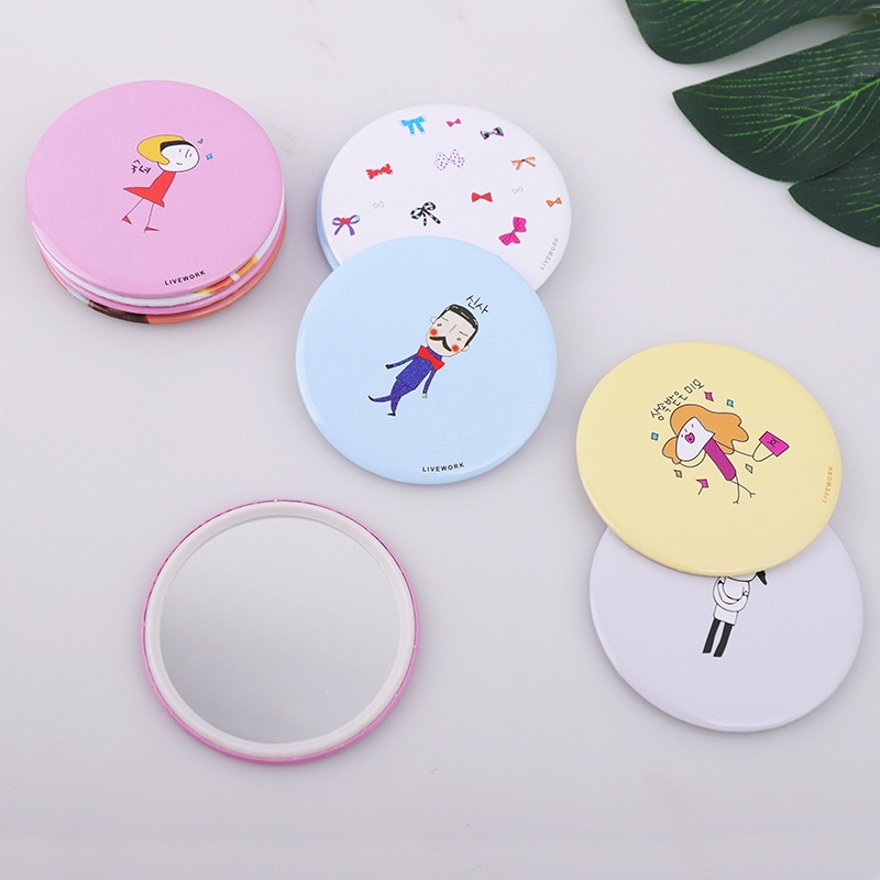 Gương mini trang điểm cầm tay bỏ túi siêu tiện lợi