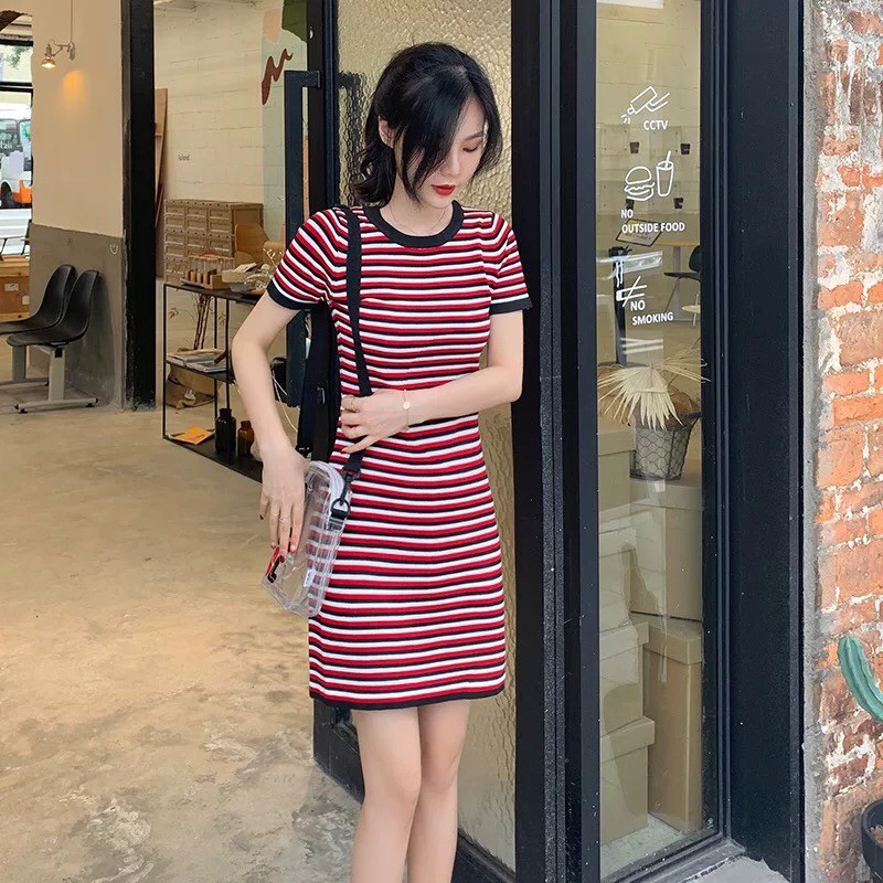 Váy Một Mảnh Dệt Kim Cổ Tròn