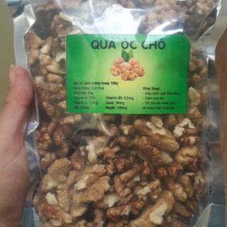 Óc chó bóc vỏ