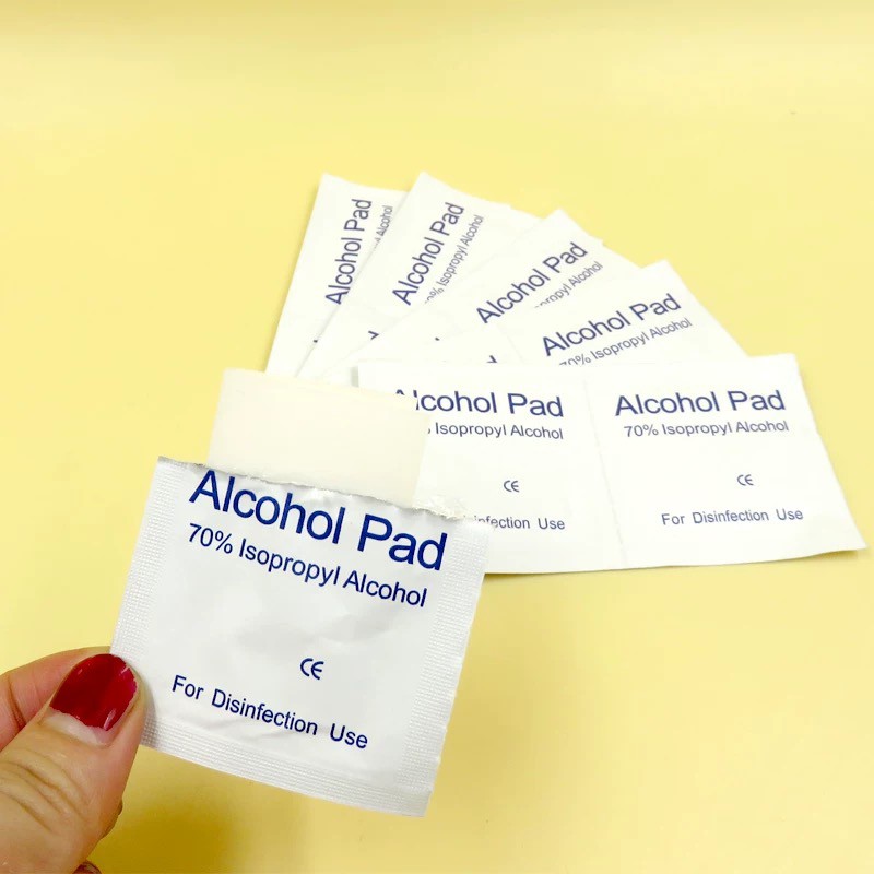 Miếng làm sạch móng Alcohol Pads