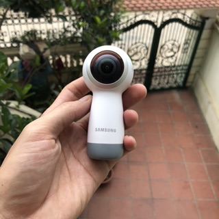 MÁY QUAY SAMSUNG GEAR 360 2017