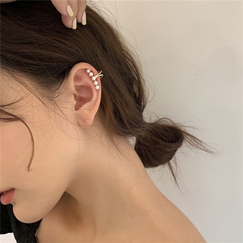 Khuyên Kẹp Vành Tai Đính Ngọc Trai Cá Tính