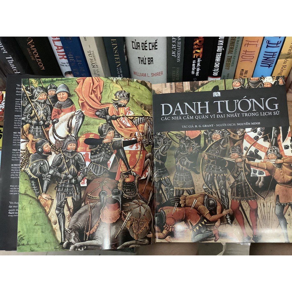 Sách - Danh Tướng - Các Nhà Cầm Quân Vĩ Đại Nhất Trong Lịch Sử Tặng PosrCard danh Ngôn | BigBuy360 - bigbuy360.vn