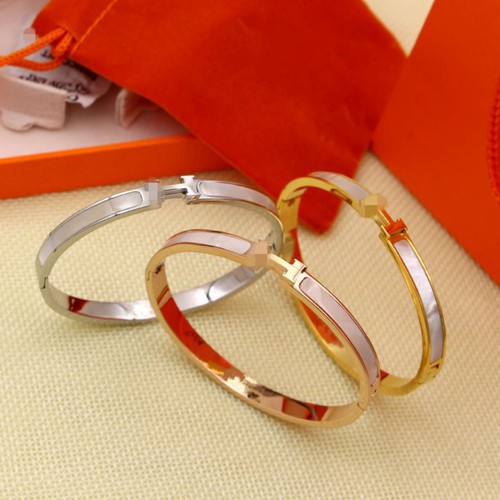 Vòng Tay Chữ H Xà Cừ Titan Ko Đen TT 3228