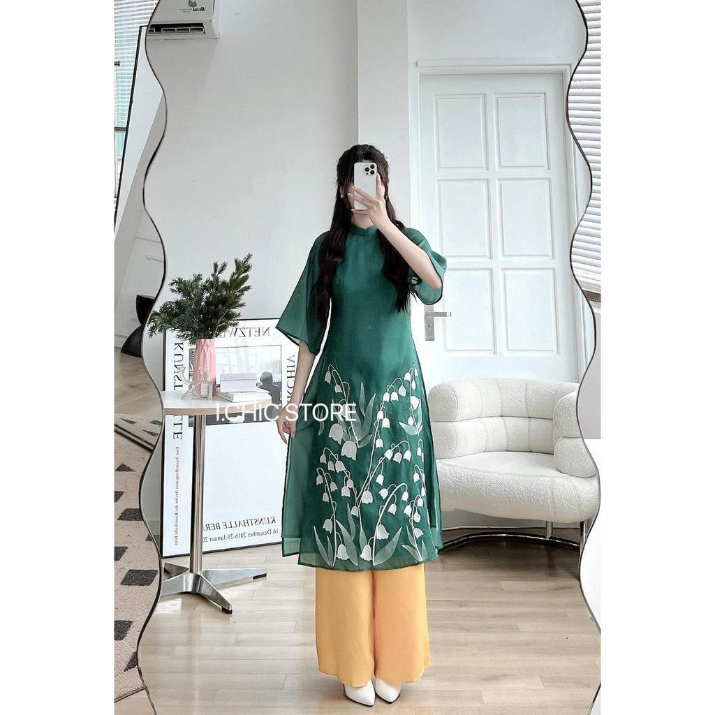 ICHIC - Áo Dài Linh Lan thêu màu sắc nhã nhặn, lịch sự.