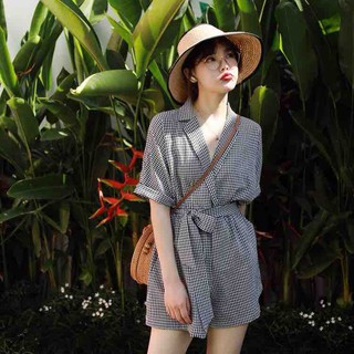 Jumpsuit kẻ đùi dáng cổ vest