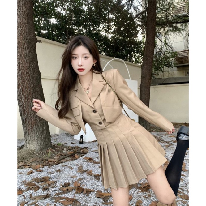 Set váy xòe kèm vest liền thân cách điệu xinh xắn