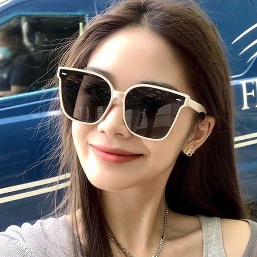 Kính mát phong cách Hàn Quốc chống tia UV thời trang nam nữ