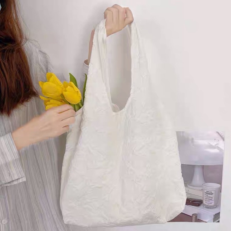 |ORDER| TÚI TOTE BASIC HOẠ TIẾT HOA IN NỔI, PHỐI ĐỒ ĐI HỌC NHẸ NHÀNG