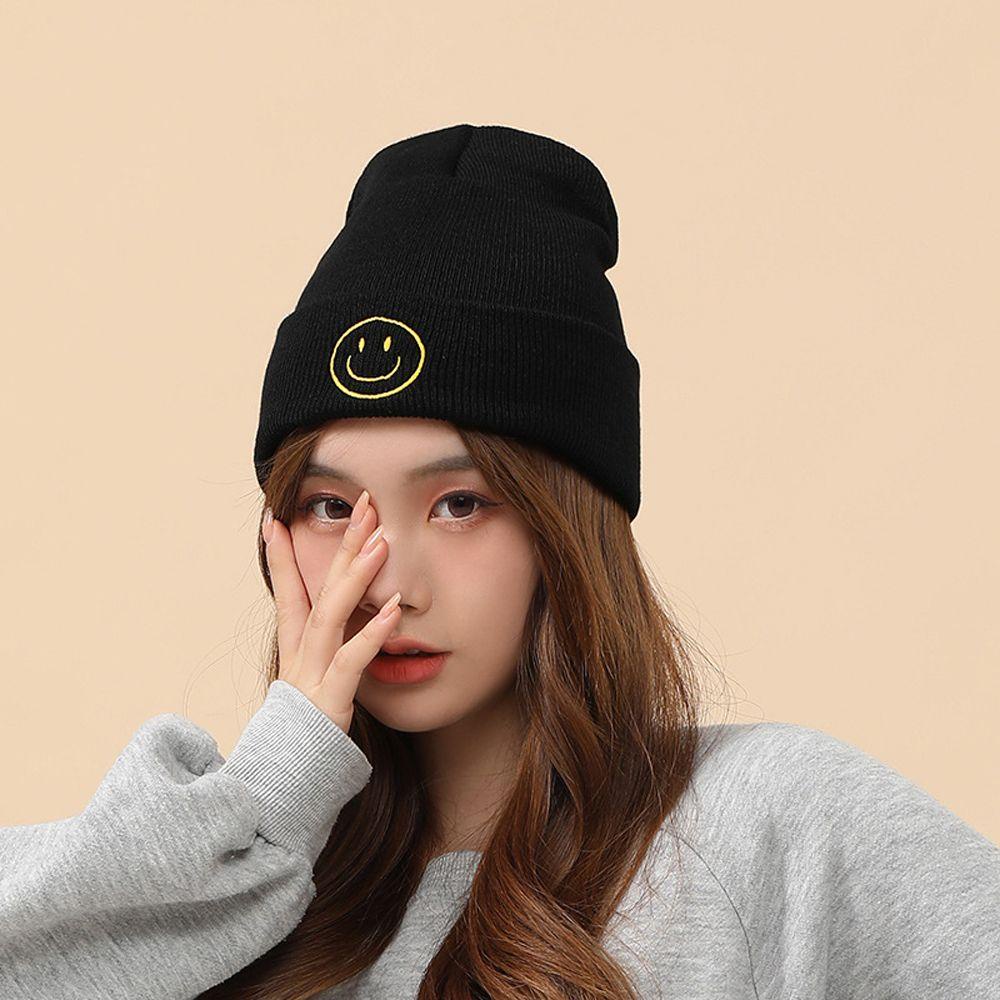 Mũ Len Beanie Họa Tiết Mặt Cười Đơn Giản Dễ Phối Đồ Cho Nữ