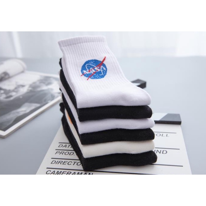 Vớ cao cổ chữ NASA Nam Nữ phong cách trẻ trung, năng động.
