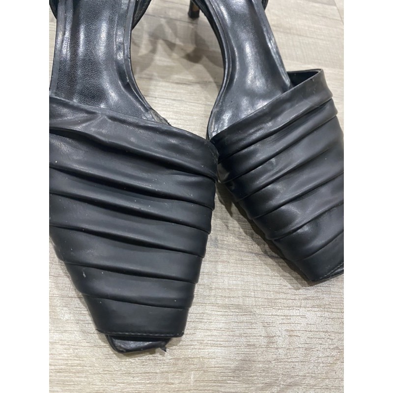 [Thanh Lý] Cao gót 4phân Charles and Keith size 39