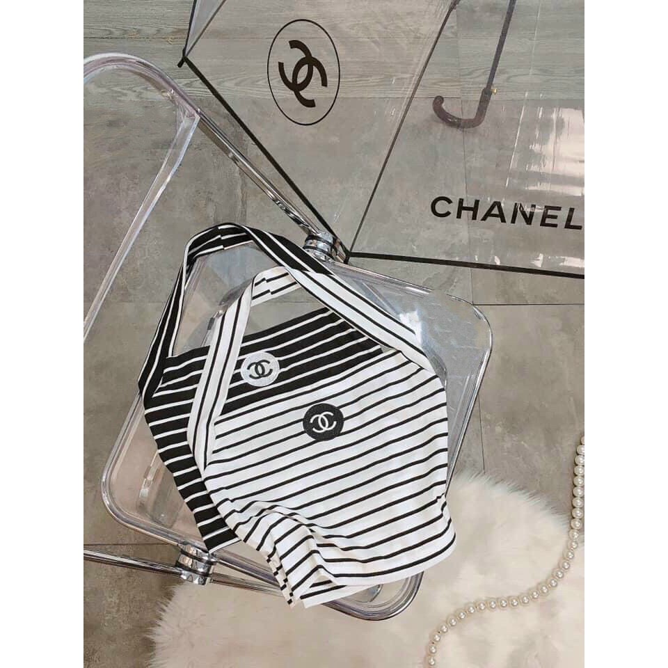 ÁO THUN KẺ QUÀNG CỔ