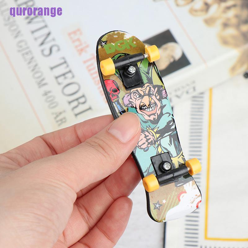 qurorange 5PC Kids Children Mini Finger Board Fingerboard Skate Children Gifts Toy UJS