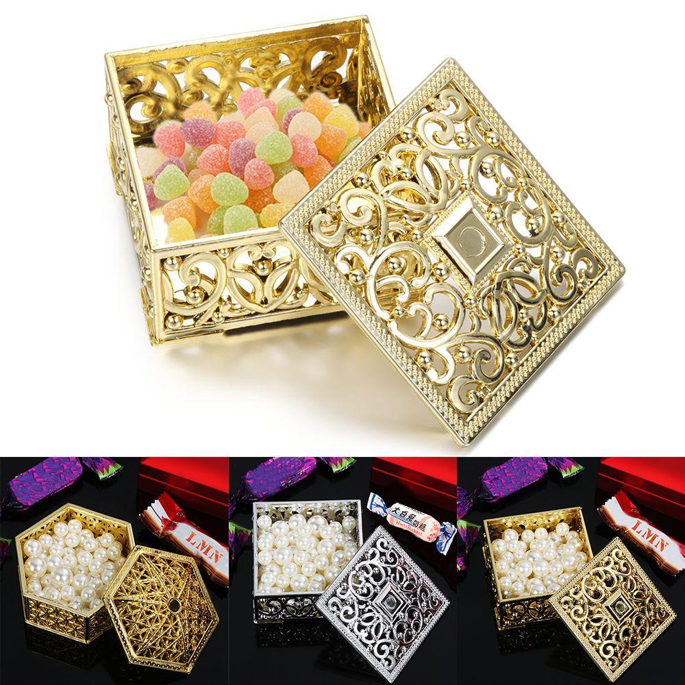 Hộp Đựng Kẹo Cưới Thiết Kế Đục Lỗ Phong Cách Cổ Điển Độc Đáo
