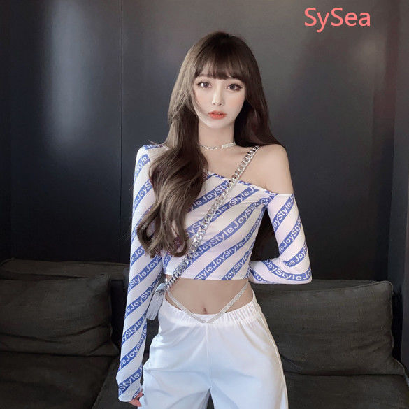 Áo Croptop Trễ Vai Hoạ Tiết Kẻ Sọc Trắng Thiết Kế Thanh Lịch