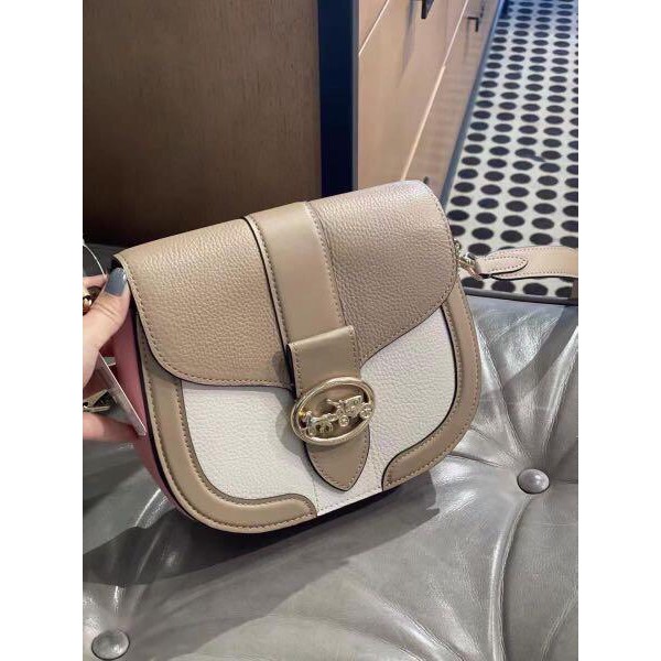 Túi xách nữ chính hãng Coach dáng tròn đựng thoải mái đồ