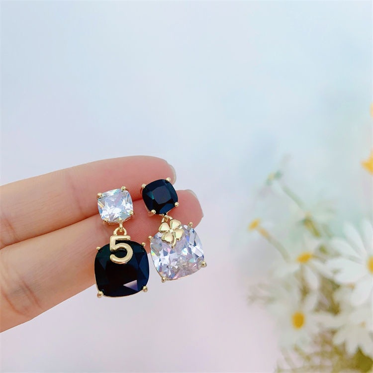 Khuyên Tai Cỏ Bốn Lá Đính Đá zircon Màu Đỏ Sang Trọng Trực Tuyến Mùa Hè Hàng Mới