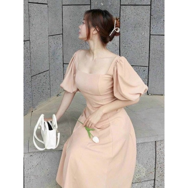 Đầm kem cổ vuông tay lỡ