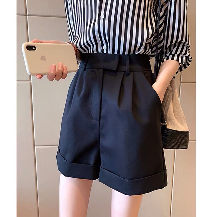 Quần short nữ lưng cao , dài ngang đùi vải cao cấp thoàng mát, form đẹp mặc thoải mái không kén tuổi , dễ phối đồ