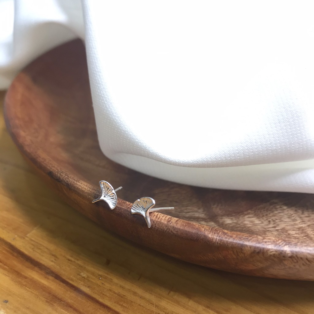 Khuyên tai bạc 925 lá sen nhỏ nhắn mới lạ độc đáo đáng yêu xinh xắn trẻ trung Dế Bạc - K5998