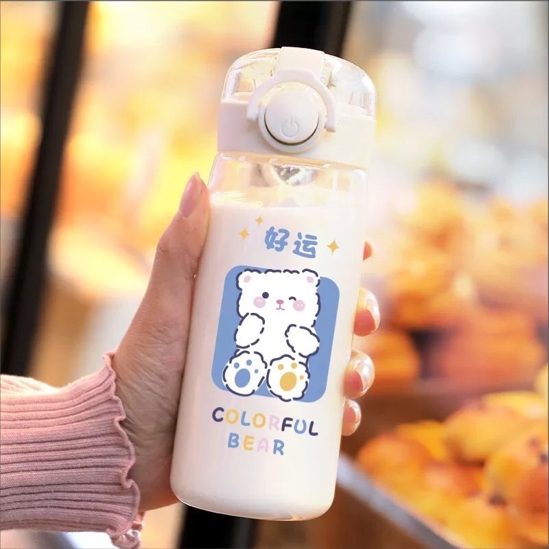 Bình nước có ống hút