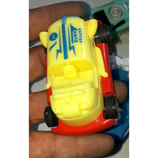 Sét 6 chiếc mô hình xe tăng+máy bay+tàu bằng nhựa chạy chớn mini
