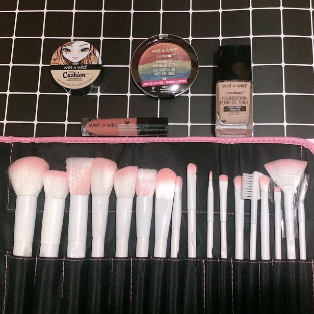 Set trang điểm hãng Wet N Wild