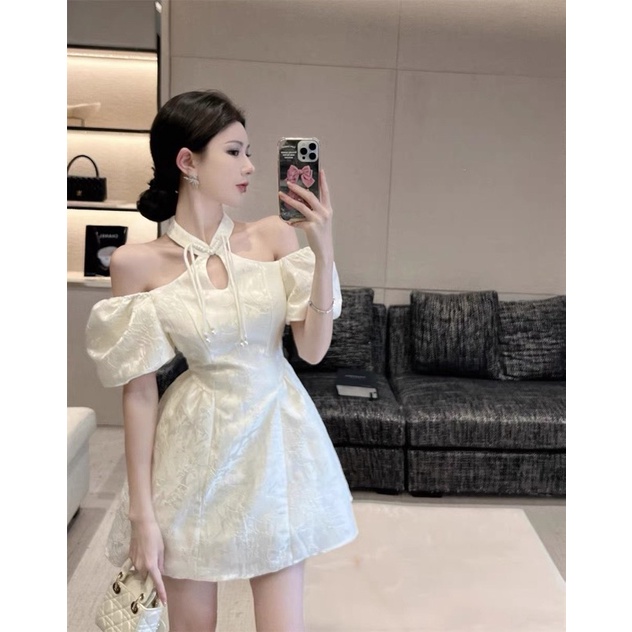 ĐẦM GẤM CỔ YẾM GIỌT NƯỚC KHOÉT VAI RỚT TAY PHỒNG