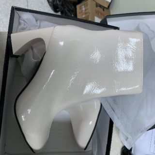 Bốt da bóng cao 7cm