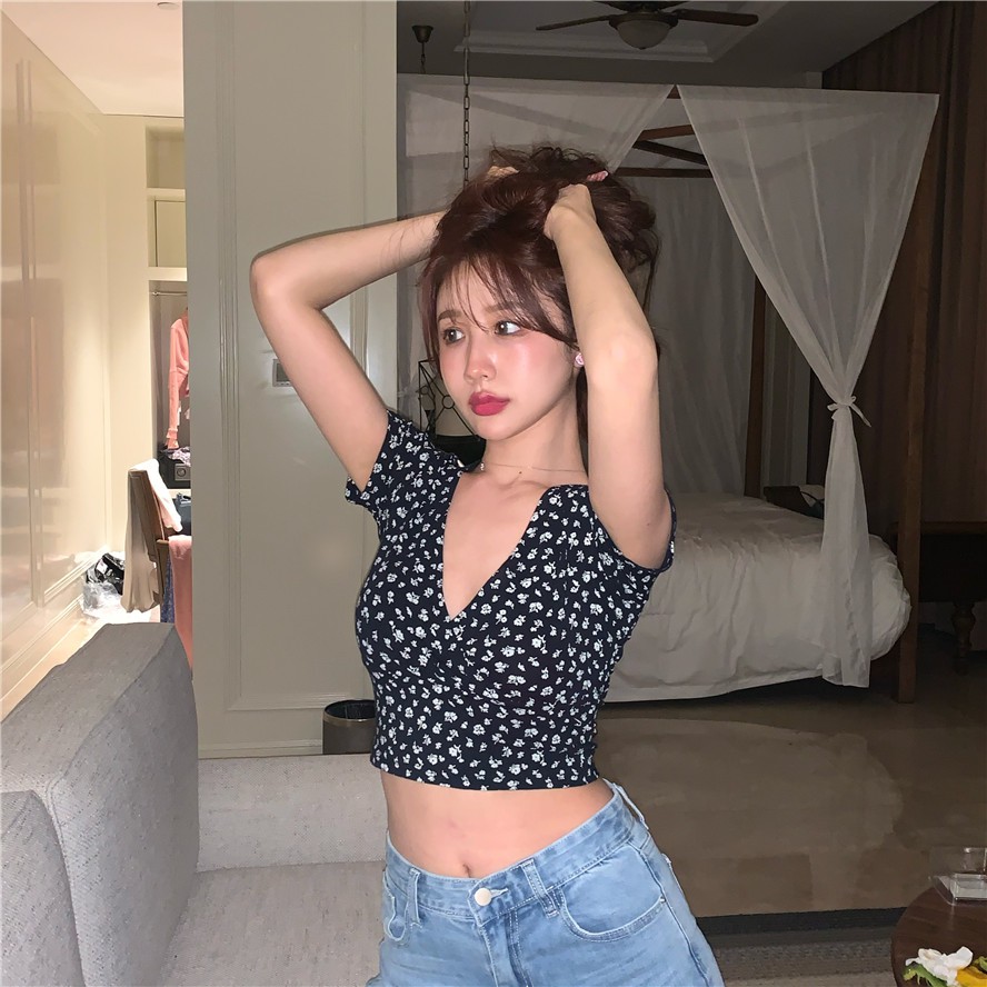 Áo Crop Top In Hoa Phong Cách Hàn Quốc Cho Nữ