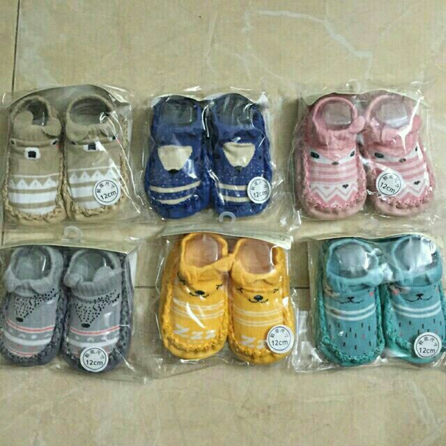 Giầy tập đi chống trượt ( vớ chống trượt)