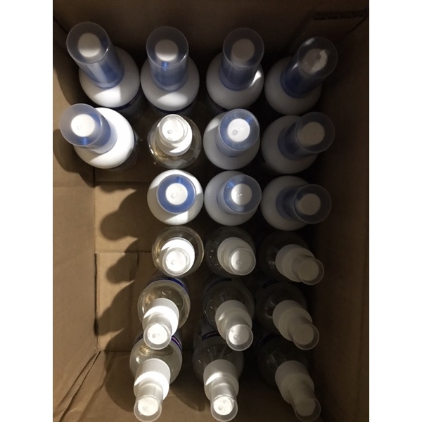 Lọ xịt ve rận chó mèo.