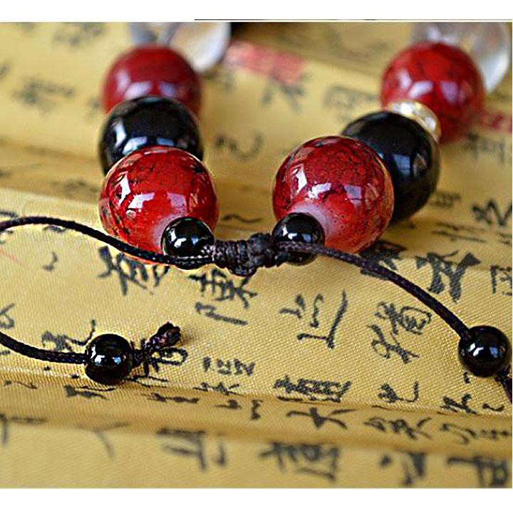 Vòng tay chuỗi hạt ĐEN ĐỎ gắn tỳ hưu tua rua tiền tài may mắn