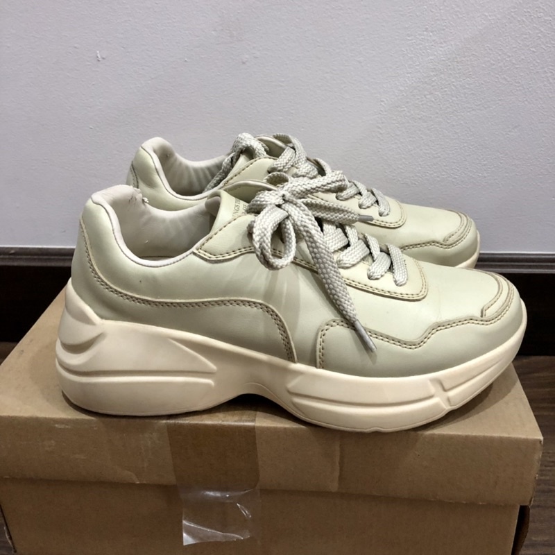 GIÀY DOMBA MOONLAKE 2HAND AUTH