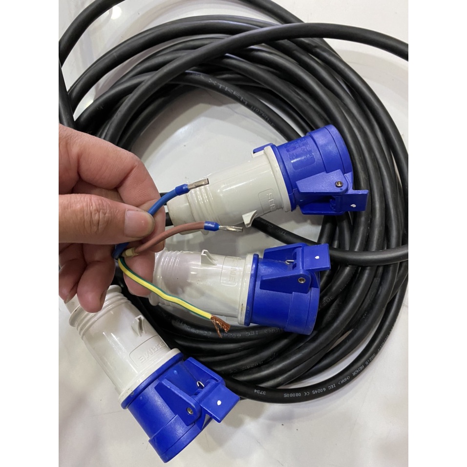 Bộ  ổ cắm di động SCAME 16A, 2P+E, IP44 -hàng chất lượng-sản xuất tại Ý  Bao gồm dây