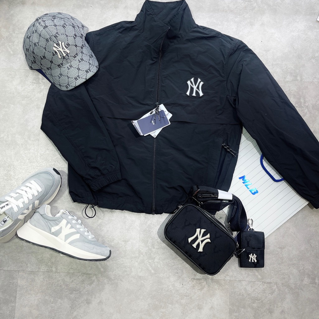 Áo khoác gió MLB đen Ny