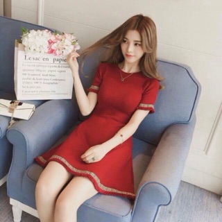 Đầm dáng xoè viền thổ cẩm