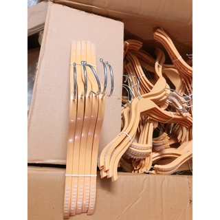 Móc gỗ áo nữ 50 chiếc tre vai đệm kích thước 38-39cm và cae nhựa giả gỗ tre vai đêm ,