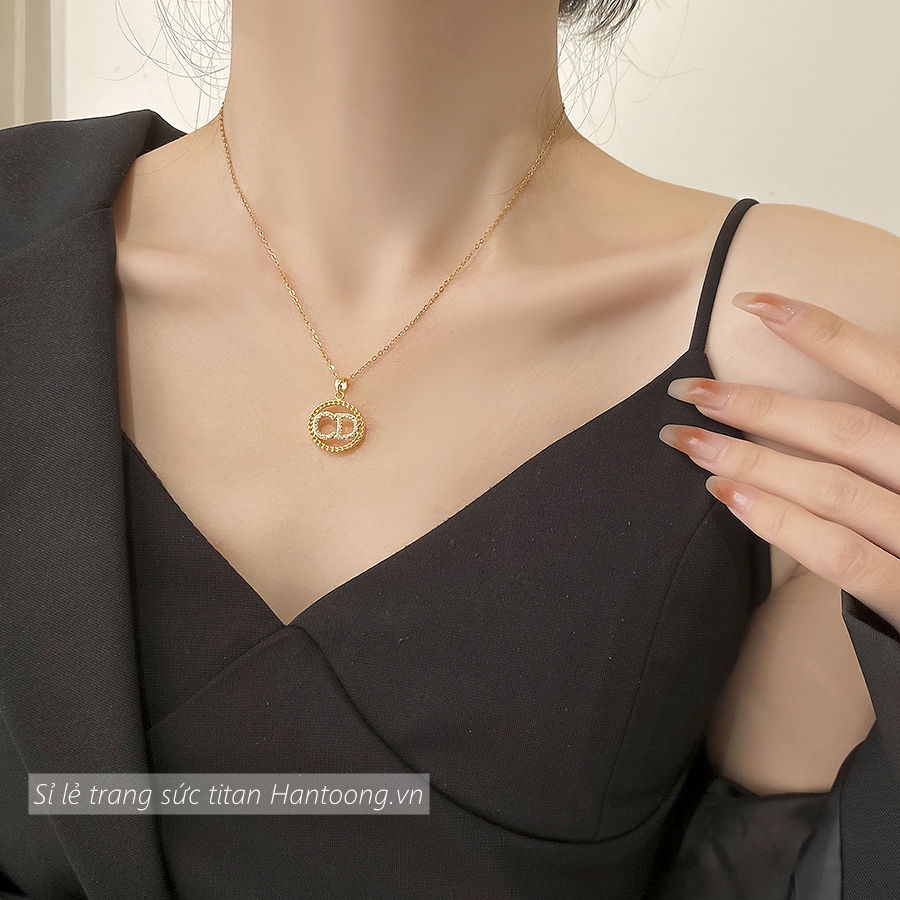Dây chuyền nữ chất liệu titan thiết kế mặt tròn đính đá pha lê lấp lánh thời trang sang trọng mẫu mới 2022